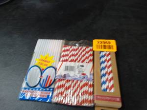lot 22969 image: Lot of New Plastic & Papers Straws