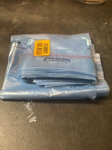 lot 23082 image: Lot of 5 Huge ZipLock Baggies.