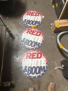 lot 23079 image: 3 - New - Red, White & Boom Decorations.