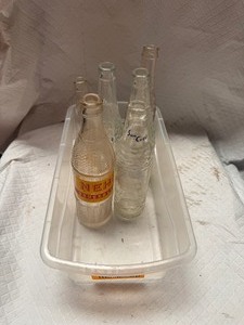 lot 23028 image: Lot of Misc. Vintage Class Bottles