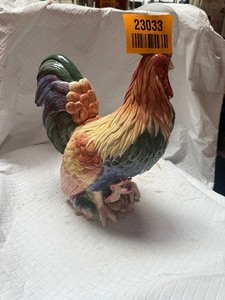 lot 23033 image: Fits & Floyed Glass Rooster Decor