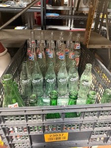 lot 23037 image: Crate Full of Vintage Pepsi, Cola, & Sprite Bottles