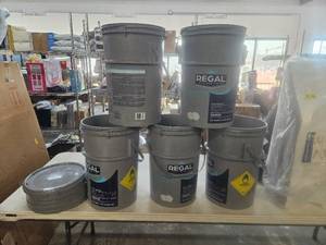 lot 1206 image: Lot of 5 EMPTY Chroline Tab belts Buckets With Lids. Appears Unused. Handy Dandy