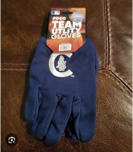 lot 1320 image: Chicago Cubs Team Utility Gloves produced by Forever Collectibles