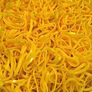 lot 3577 image: Lot 2 500 Pack Yellow Rubber Bands for Hair   Durable, No-Damage Elastic