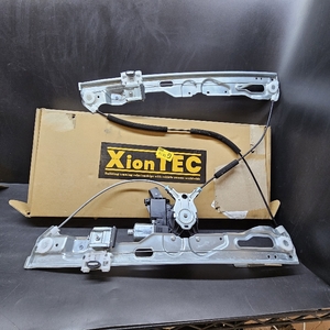 lot 4018 image: Window. regulator and motor assemblies for vehicles, Front Right.