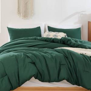 lot 158 image: ROSGONIA Comforter Full Size for Girls Boys Teen,3pcs(1 Dark Emerald Green Comforter & 2 Pillowcases),Soft Kids Comforter Sets All Season Dorm Bedding - Retail $48