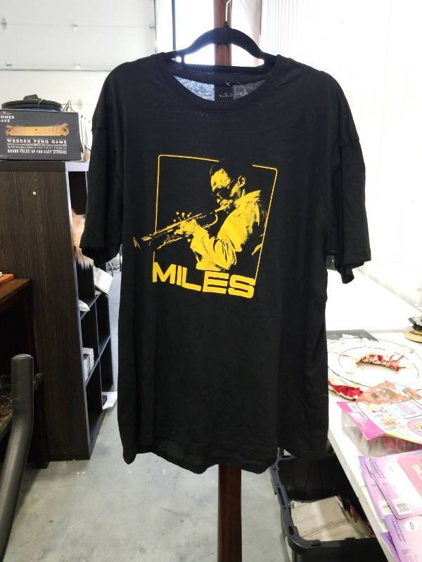 lot 4111 image: Miles Davis Jazz T-Shirt XXL