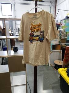 lot 4643 image: Bleecker & Mercer Legends Forever T-Shirt 3XL