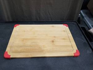 lot 4681 image: Bamboo Cutting Board with Red Silicone Corners