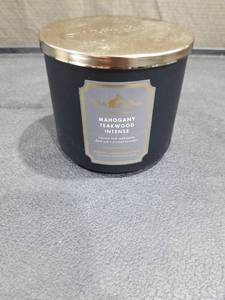 lot 4684 image: Bath & Body Works Mahogany Teakwood High Intensity 3-Wick Candle