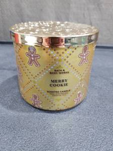 Bath & Body Works Merry Cookie Scented Candle