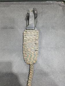 lot 4716 image: Cold Steel SRK Fixed Blade Knife with Paracord Wrap