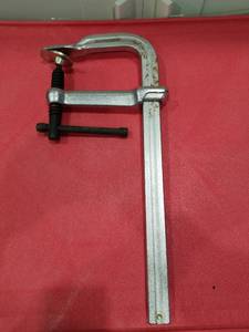 lot 3022 image: Berger Bar Clamp