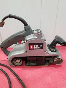 lot 3025 image: Porter Cable 352VS Variable Speed Belt Sander