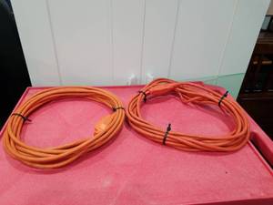 lot 3028 image: LOT OF 2 EXTENSION CORDS