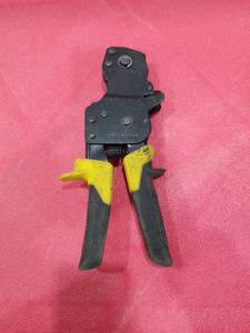 lot 3034 image: Apollo 38 in. to 1 in. 1-Hand PEX Pinch Clamp Tool