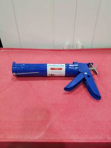 lot 3037 image: Caulking Gun  Smooth Rod  31 Thrust Ratio  Tianjin Jinmao  JM-108SS