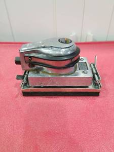 lot 3044 image: AIR ORBITAL SANDER