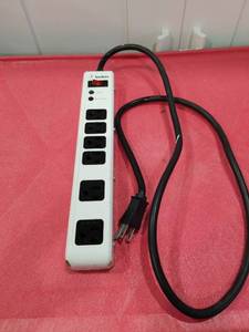 lot 3063 image: Belkin 6-Outlet Surge Protector Power Strip