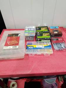 lot 3064 image: LOT OF RANDOM NAILS AND SCREWS