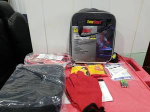 lot 3065 image: EverStart Deluxe Kit with Booster Cables. Assembled Product Dimensions 12in x 14in x 5in Not Complete See Pictures