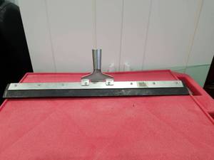 lot 3074 image: Ettore Industrial Duty Steel Floor Squeegee 24  Rubber Blade - Durable  Sturdy  Changeable Blade  Rust Proof - Steel Gray