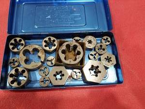 lot 3088 image: USA Made Threading Die Set with Case