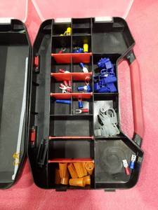 lot 3089 image: LOT OF RANDOM ITEMS WITH STORAGE CASE