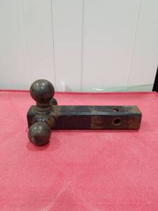 lot 3116 image: Trailer Hitch Ball Mount