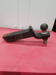 lot 3118 image: Trailer Hitch Ball Mount Assembly