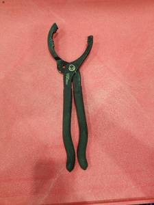 lot 3144 image: Hyper Tough Adjustable Jaw Oil Filter Wrench, Heavy Duty, Carbon Steel