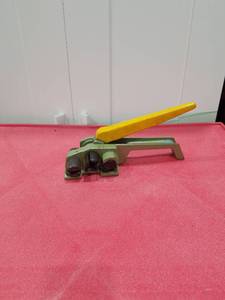 lot 3151 image: Poly Strapping Tensioner