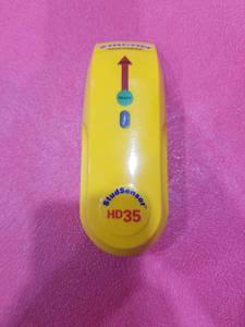 lot 3152 image: Zircon StudSensor HD35 Edge Finding Stud Finder with Case