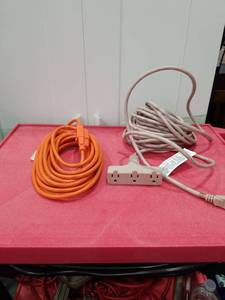 lot 3153 image: Lot of 2 Extension Cords