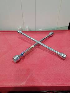 lot 3157 image: 14-inch SAE Cross Lug Wrench