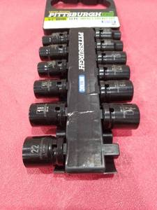 lot 3199 image: Pittsburgh Pro 12-inch Drive 12-Piece Metric Impact Socket Set