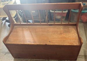 Wooden Storage Bench with Spindle Back - Retail: $125