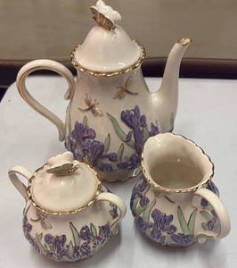 lot 58981 image: Lenox Springtime Splendor Tea Set - Retail $175
