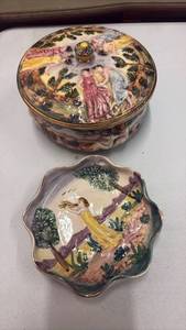 lot 58982 image: Italian Capodimonte Style Porcelain Box Set - Retail $85