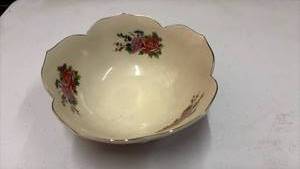 lot 58985 image: Satsuma Japanese Floral Bowl - Retail $25