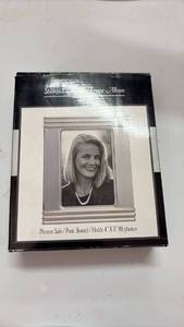 lot 58990 image: Stamped Metal Frame Photo Album - 4x6 80 Photos - Retail $15