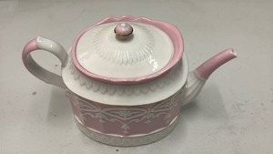 lot 58994 image: Lenox Pink and White Teapot - Retail $45