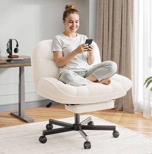 lot 5735 image: Office Chair with Foot Rest