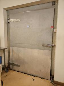 lot 22016 image: CrownTonka Walk-in CoolerFreezer Unit with Strip Curtains - 8x10