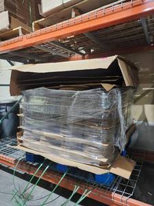 lot 22091 image: Bulk Lot of 5,000 Round Cardboard Pizza Disks