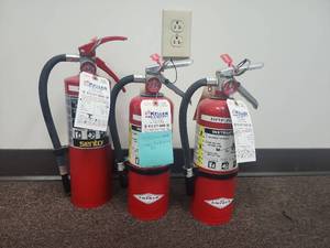 lot 22194 image: Fire Extinguisher Set - Amerex and Sentry Brands