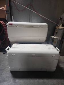 lot 22196 image: Large White Insulated Coolers with Lid