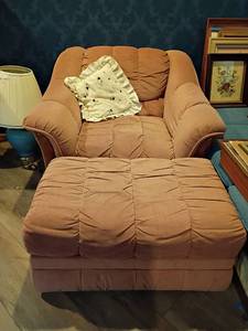 lot 104 image: Oversized Chair with Ottoman