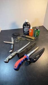 lot 1073 image: Buck knife and more